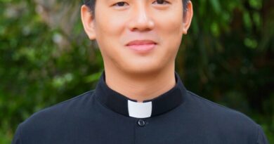 CHÚC MỪNG TÂN LINH MỤC GIUSE TRẦN CAO THẮNG 09/05/2025 Cha quê hương Giáo xứ Ngọc Lâm